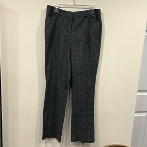 Very nice plaid dresss pants. Never worn. Size 9/10
